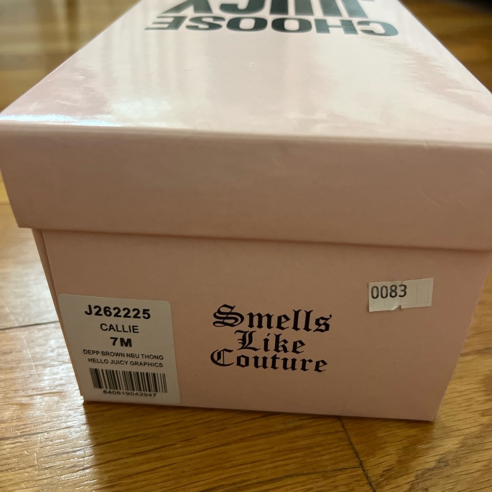 Juicy Couture Callie Sandals - Picture 6 of 7